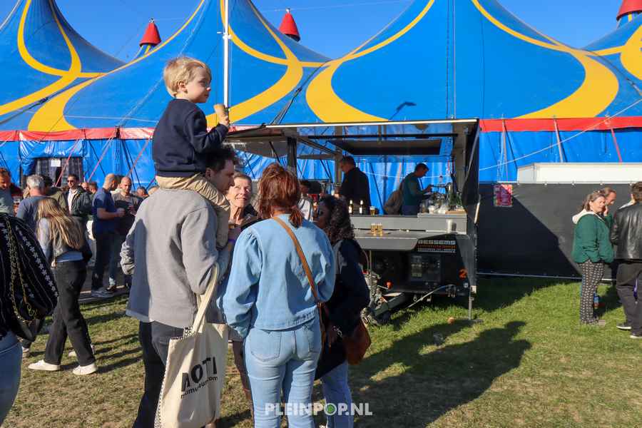 Sfeer Pleinpop Zondag (95)